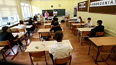 Ósmoklasiści po egzaminie z matematyki. W Olsztynie pisało go prawie 1800 uczniów Ósmoklasiści po egzaminie z matematyki. W Olsztynie pisało go prawie 1800 uczniów